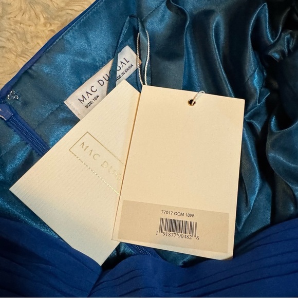 NWT Mac Duggal Halter Ruched Ombre Gown - Size 18W - Picture 7 of 7